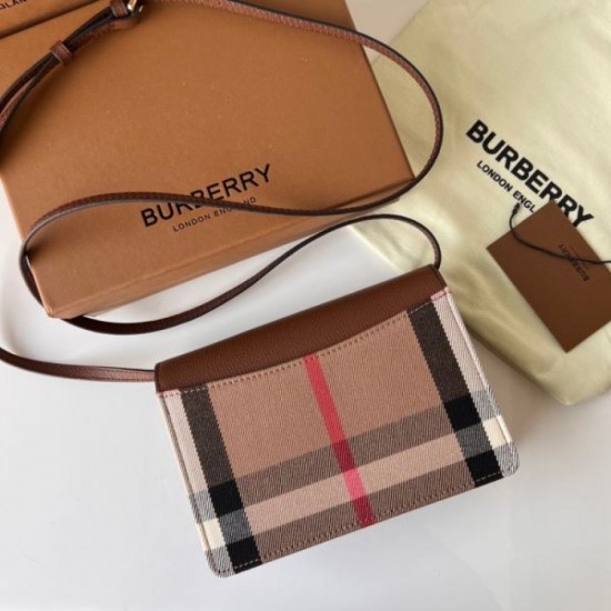 Mature texture 2024SS shoulder bag BURBERRY Burberry Mature texture 2024SS shoulder bag BURBERRY Burberry