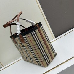 2024SS tote bag BURBERRY that will enliven your summer mood