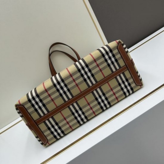 2024SS tote bag BURBERRY that will enliven your summer mood 2024SS tote bag BURBERRY that will enliven your summer mood
