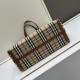 2024SS tote bag BURBERRY that will enliven your summer mood 2024SS tote bag BURBERRY that will enliven your summer mood