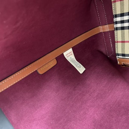2024SS tote bag BURBERRY that will enliven your summer mood 2024SS tote bag BURBERRY that will enliven your summer mood