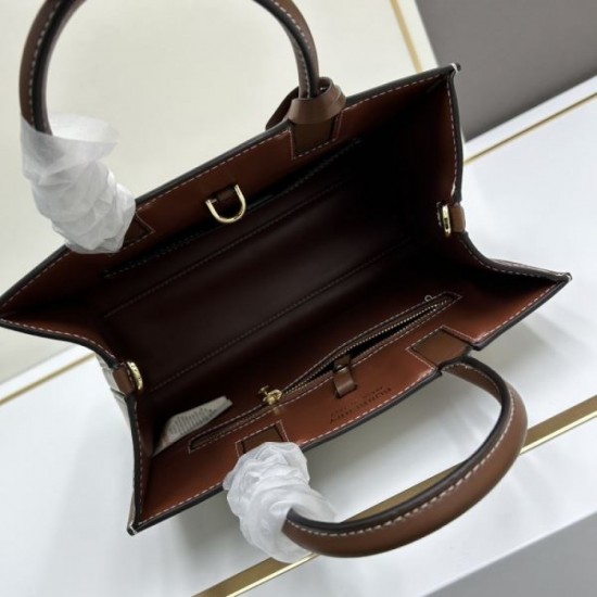 Hot item for summer 2024SS tote bag BURBERRY Burberry Hot item for summer 2024SS tote bag BURBERRY Burberry
