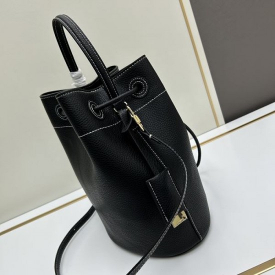 Stable summer new item 2024SS tote bag BURBERRY Burberry Stable summer new item 2024SS tote bag BURBERRY Burberry