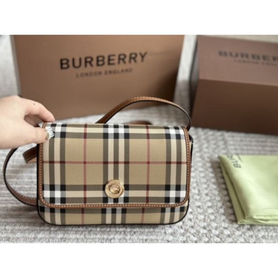 The latest spring/summer product is sure to sell out 2024SS shoulder bag BURBERRY Burberry The latest spring/summer product is sure to sell out 2024SS shoulder bag BURBERRY Burberry