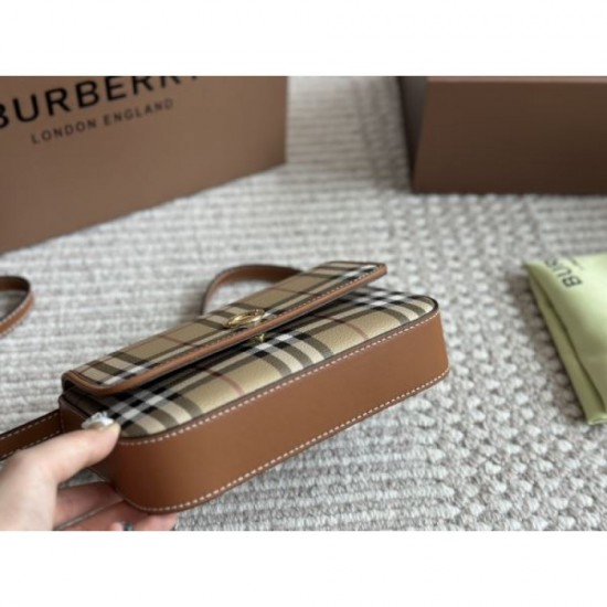 The latest spring/summer product is sure to sell out 2024SS shoulder bag BURBERRY Burberry The latest spring/summer product is sure to sell out 2024SS shoulder bag BURBERRY Burberry