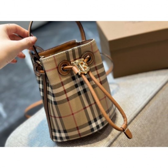 Store limited model 2024SS shoulder bag BURBERRY Burberry Store limited model 2024SS shoulder bag BURBERRY Burberry