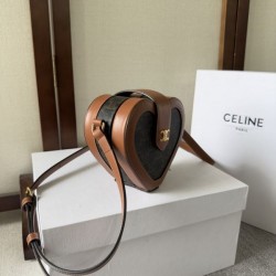 The popularity is evident 2024SS shoulder bag CELINE
