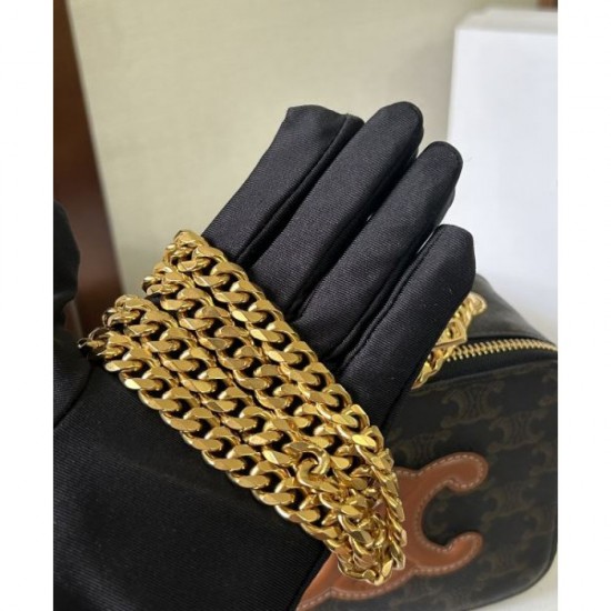 Full of fashion sense 2024SS shoulder bag CELINE Full of fashion sense 2024SS shoulder bag CELINE