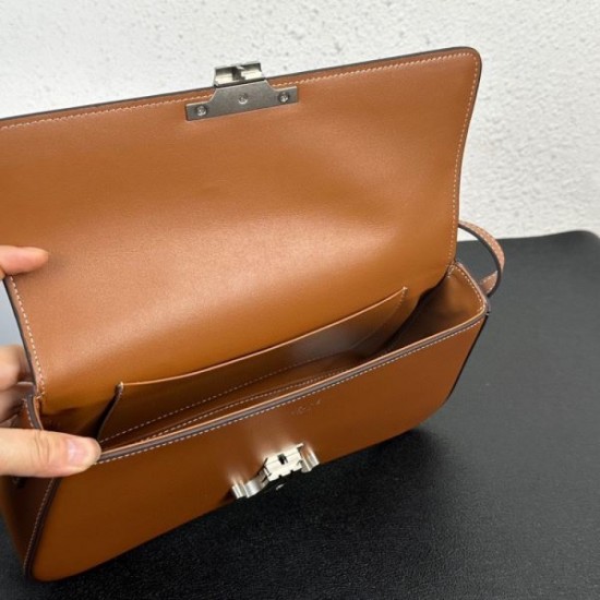A must-see for those who missed out on this season! 2024SS Shoulder Bag CELINE Celine A must-see for those who missed out on this season! 2024SS Shoulder Bag CELINE Celine