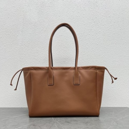 Style that can be used for summer 2024SS tote bag CELINE Style that can be used for summer 2024SS tote bag CELINE