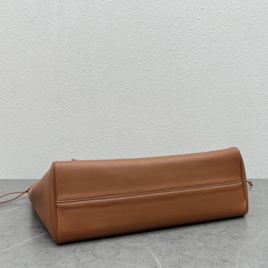 Style that can be used for summer 2024SS tote bag CELINE Style that can be used for summer 2024SS tote bag CELINE