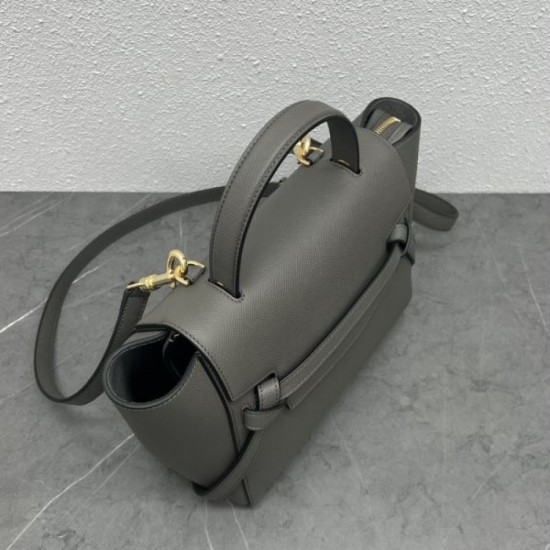 This summer's must-have item 2024SS tote bag CELINE This summer's must-have item 2024SS tote bag CELINE