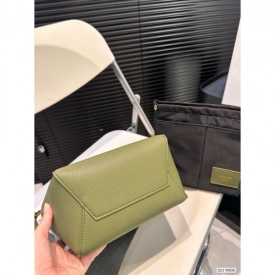 Complete your mature style 2024SS Shoulder Bag CELINE Complete your mature style 2024SS Shoulder Bag CELINE