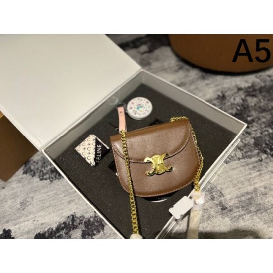 Items attracting attention from overseas celebrities 2024SS shoulder bag CELINE Items attracting attention from overseas celebrities 2024SS shoulder bag CELINE