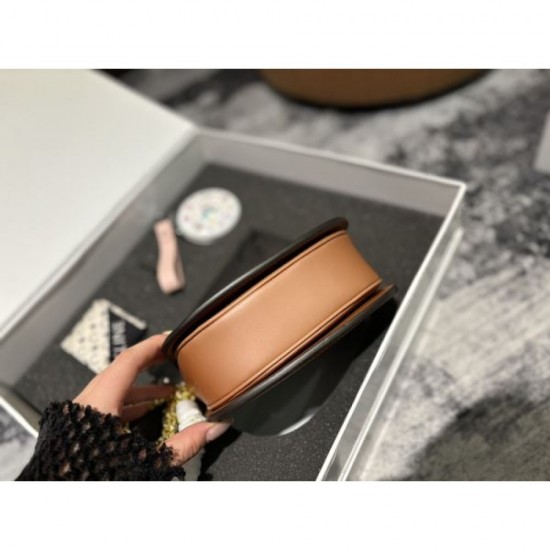Items attracting attention from overseas celebrities 2024SS shoulder bag CELINE Items attracting attention from overseas celebrities 2024SS shoulder bag CELINE