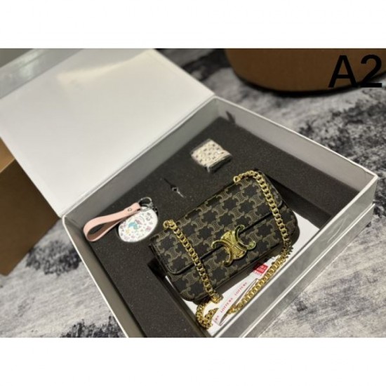 This season's featured new item using color 2024SS shoulder bag CELINE CELINE This season's featured new item using color 2024SS shoulder bag CELINE CELINE