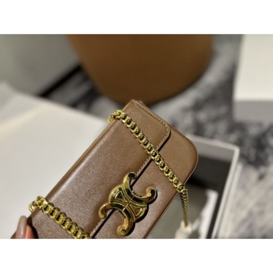 This season's featured new item using color 2024SS shoulder bag CELINE CELINE This season's featured new item using color 2024SS shoulder bag CELINE CELINE