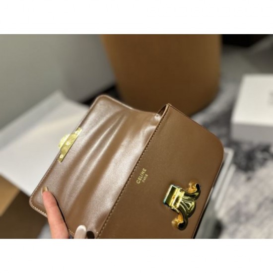 This season's featured new item using color 2024SS shoulder bag CELINE CELINE This season's featured new item using color 2024SS shoulder bag CELINE CELINE