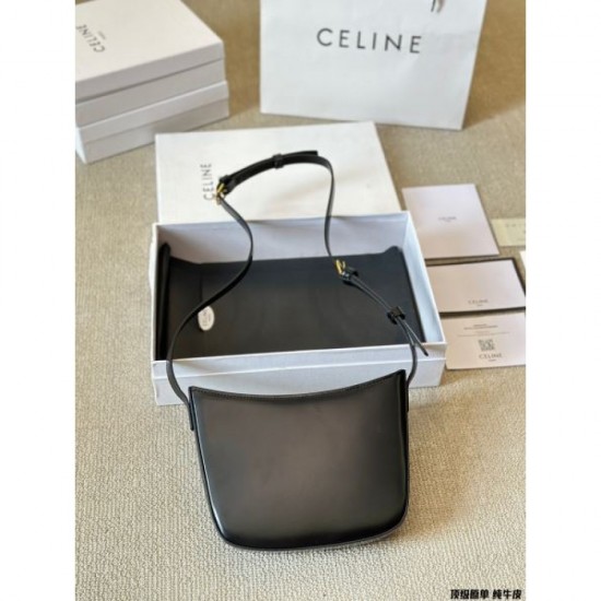 Particularly popular is the elegant and immediately sold out 2024SS shoulder bag CELINE Particularly popular is the elegant and immediately sold out 2024SS shoulder bag CELINE