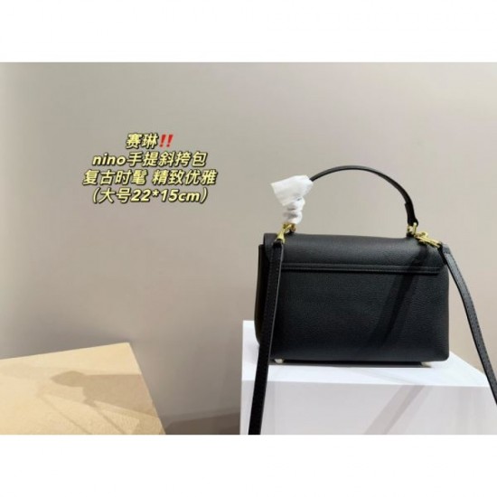 2024SS Tote Bag Used by Highly Sensitive Celebrities CELINE 2024SS Tote Bag Used by Highly Sensitive Celebrities CELINE
