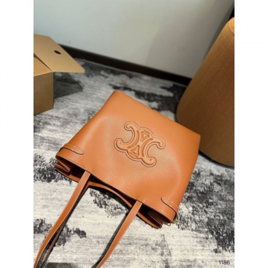 Compatible and definitely recommended 2024SS tote bag CELINE Compatible and definitely recommended 2024SS tote bag CELINE