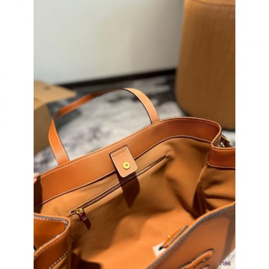 Compatible and definitely recommended 2024SS tote bag CELINE Compatible and definitely recommended 2024SS tote bag CELINE