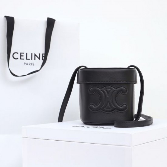 2024SS CELINE shoulder bag that is useful regardless of the season 2024SS CELINE shoulder bag that is useful regardless of the season