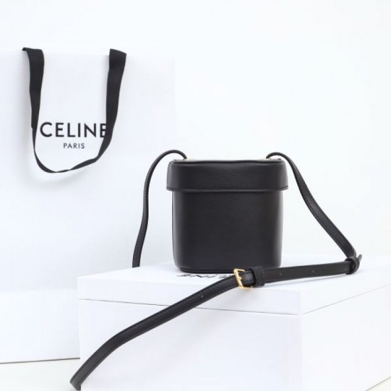 2024SS CELINE shoulder bag that is useful regardless of the season 2024SS CELINE shoulder bag that is useful regardless of the season