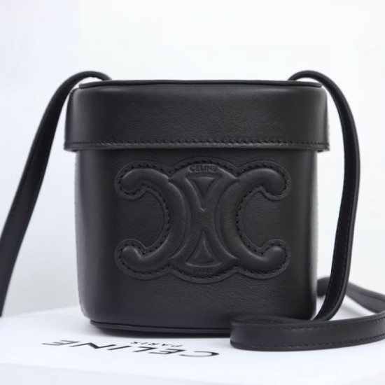 2024SS CELINE shoulder bag that is useful regardless of the season 2024SS CELINE shoulder bag that is useful regardless of the season