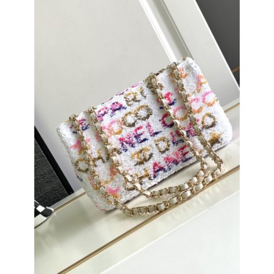 2024SS shoulder bag CHANEL that gives you a cool impression 2024SS shoulder bag CHANEL that gives you a cool impression