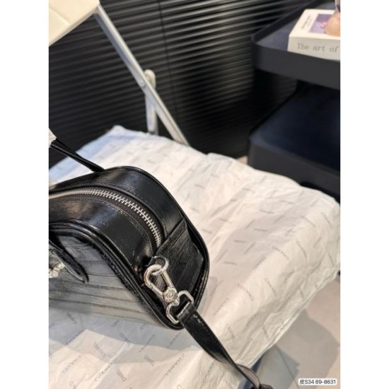 Charming Style 2024SS Tote Bag CHANEL Charming Style 2024SS Tote Bag CHANEL