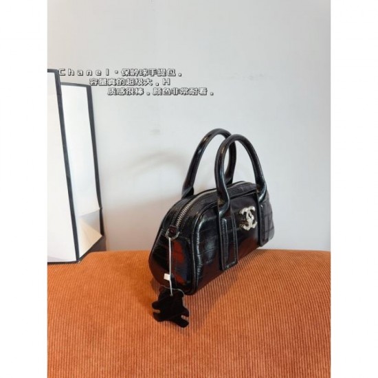 Summer new item 2024SS tote bag CHANEL that is in short supply Summer new item 2024SS tote bag CHANEL that is in short supply