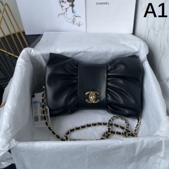 CHANEL 2024FW Popular item in both magazines and the city Shoulder bag CHANEL 2024FW Popular item in both magazines and the city Shoulder bag