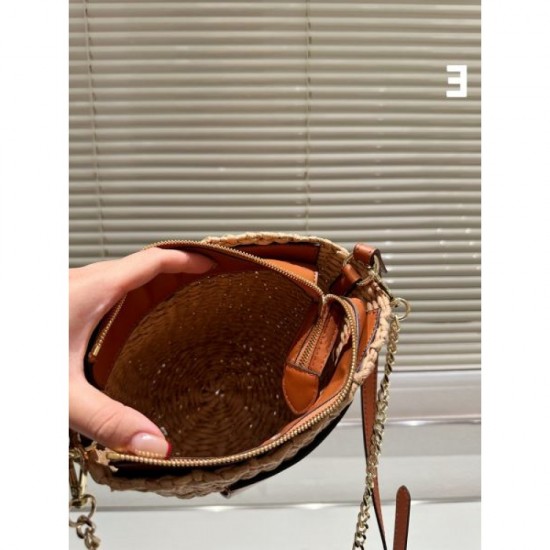 2024SS tote bag CHLOE that gives the impression of a fashionable expert 2024SS tote bag CHLOE that gives the impression of a fashionable expert