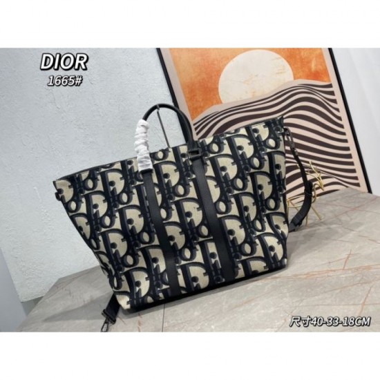 This season's recommended popular item 2024SS tote bag DIOR Dior This season's recommended popular item 2024SS tote bag DIOR Dior