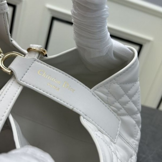 Popular styles that sold this year 2024SS tote bag DIOR Dior Popular styles that sold this year 2024SS tote bag DIOR Dior