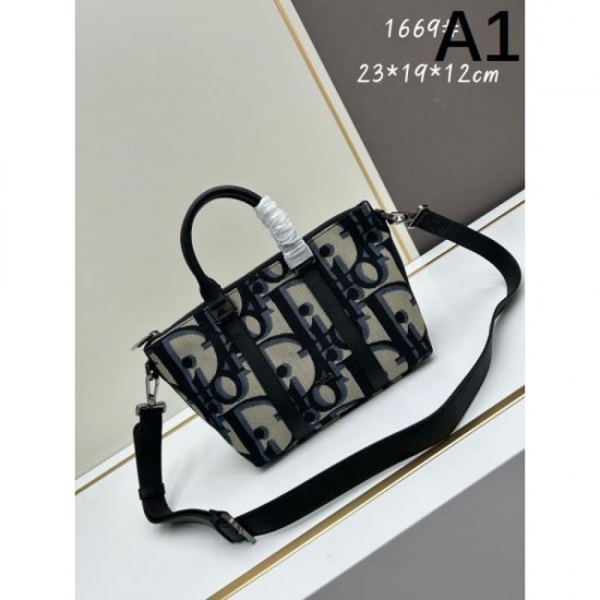 New spring/summer 2024SS tote bag DIOR that boasts tremendous support New spring/summer 2024SS tote bag DIOR that boasts tremendous support