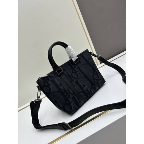 New spring/summer 2024SS tote bag DIOR that boasts tremendous support New spring/summer 2024SS tote bag DIOR that boasts tremendous support