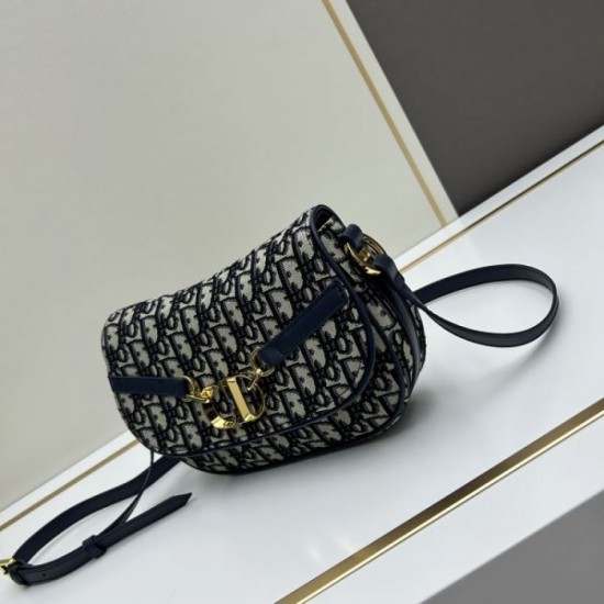 Summer new item 2024SS shoulder bag DIOR that is in short supply Summer new item 2024SS shoulder bag DIOR that is in short supply