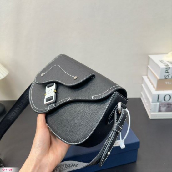 Like the beautiful spring colors 2024SS Shoulder Bag DIOR Like the beautiful spring colors 2024SS Shoulder Bag DIOR