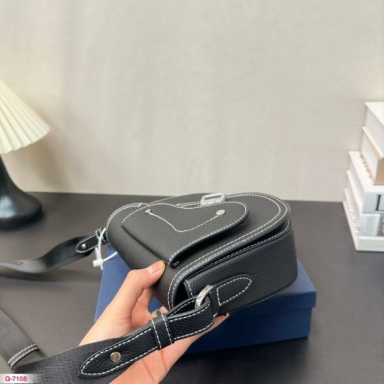 Like the beautiful spring colors 2024SS Shoulder Bag DIOR Like the beautiful spring colors 2024SS Shoulder Bag DIOR