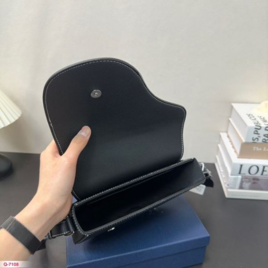 Like the beautiful spring colors 2024SS Shoulder Bag DIOR Like the beautiful spring colors 2024SS Shoulder Bag DIOR