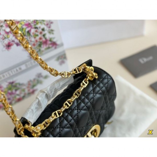 2024SS tote bag DIOR that will be useful for this spring/summer coordination 2024SS tote bag DIOR that will be useful for this spring/summer coordination