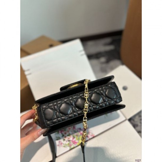 New this season! Adults are also welcome! 2024SS Tote Bag DIOR New this season! Adults are also welcome! 2024SS Tote Bag DIOR