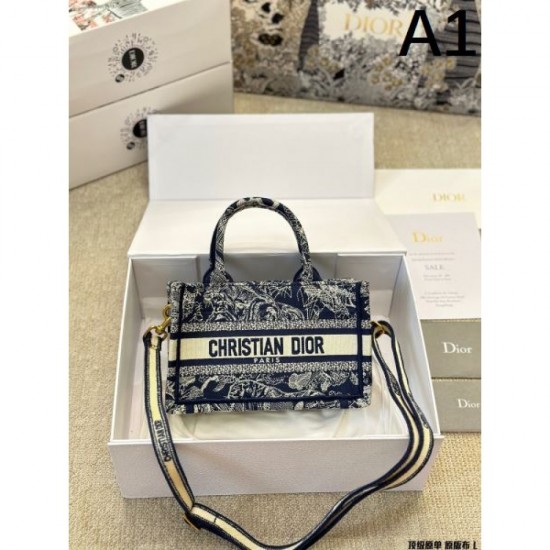 Stylish protection against summer UV rays 2024SS tote bag DIOR Stylish protection against summer UV rays 2024SS tote bag DIOR