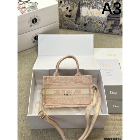 Stylish protection against summer UV rays 2024SS tote bag DIOR Stylish protection against summer UV rays 2024SS tote bag DIOR