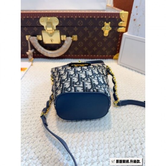 2024SS tote bag DIOR, a new summer product that transcends borders and eras 2024SS tote bag DIOR, a new summer product that transcends borders and eras