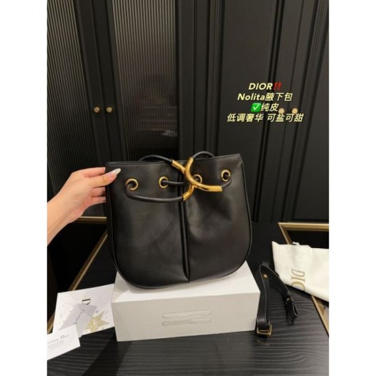 Elegant, neat, and highly likable 2024SS tote bag DIOR Elegant, neat, and highly likable 2024SS tote bag DIOR