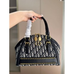 2024SS tote bag DIOR is now very popular among celebrities.