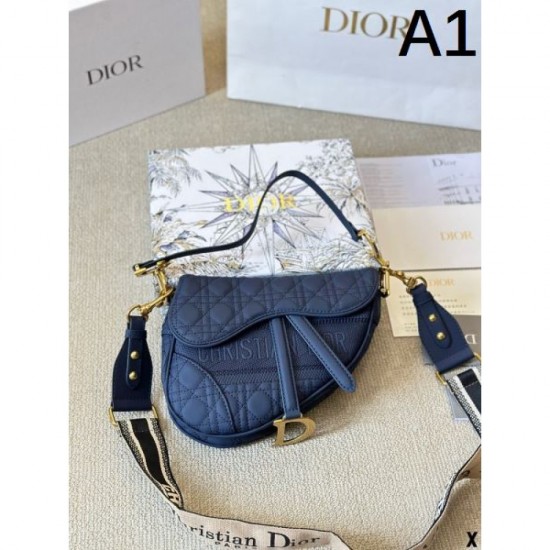 2024SS tote bag DIOR that celebrities are getting this season 2024SS tote bag DIOR that celebrities are getting this season